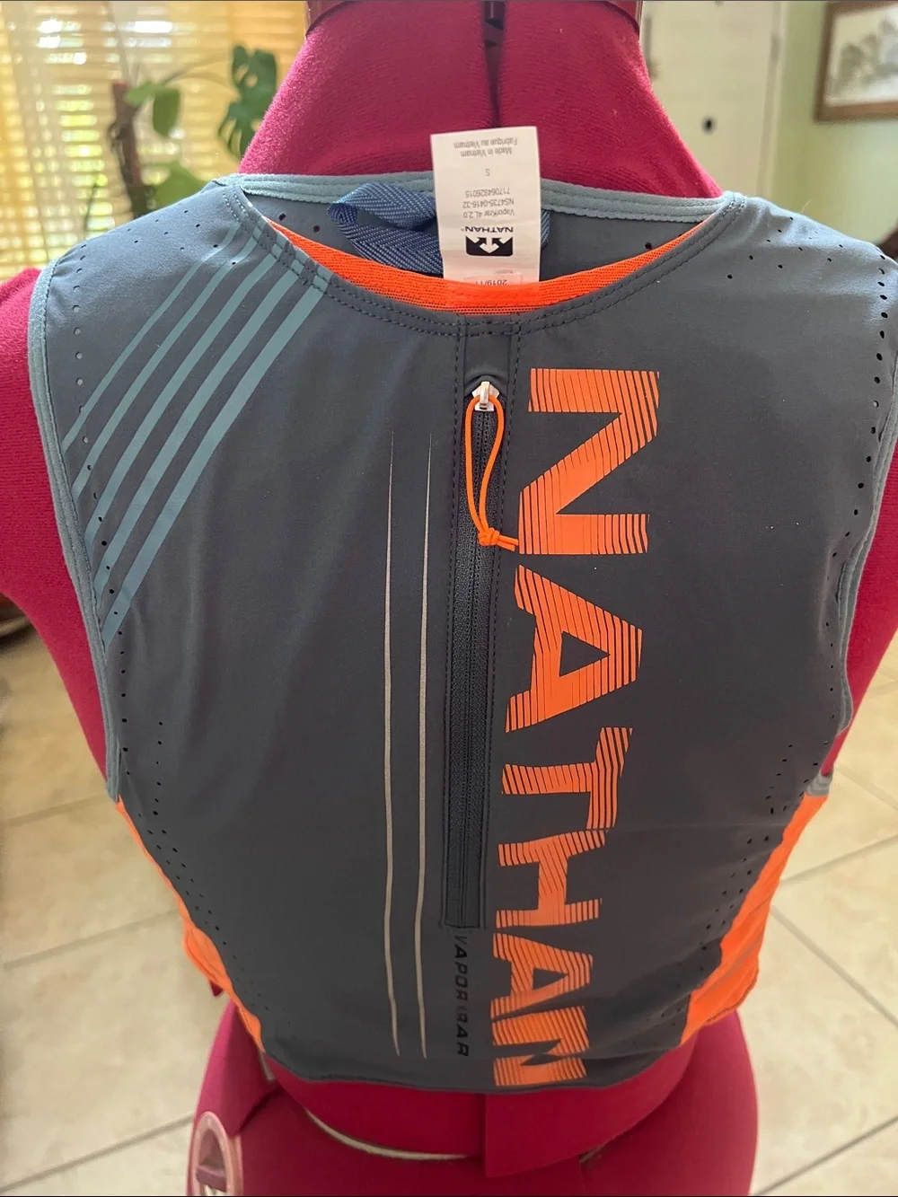 Nathan VaporKrar 2.0 Hydration Pack 4L Race Vest. Size Small Pre-Owned.